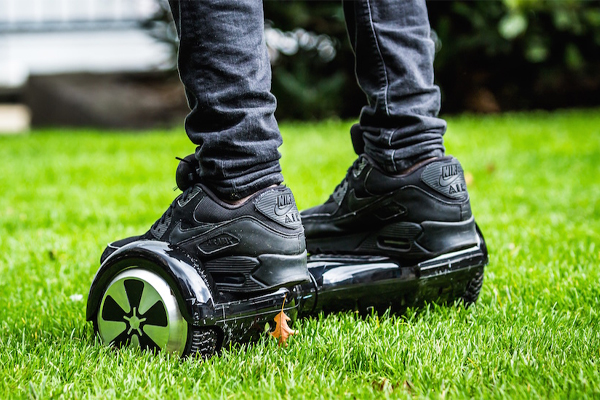 Can Hoverboards Go on Grass 